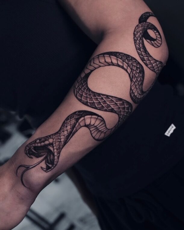 Instagram post from alex.g.tattoos. This post is in position 0.